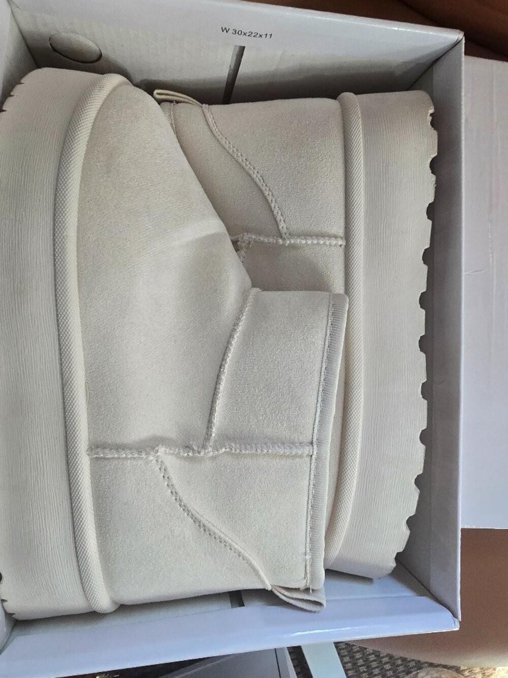 Platform Mini Boot UGG Style Cream Suede Size 8 🤍